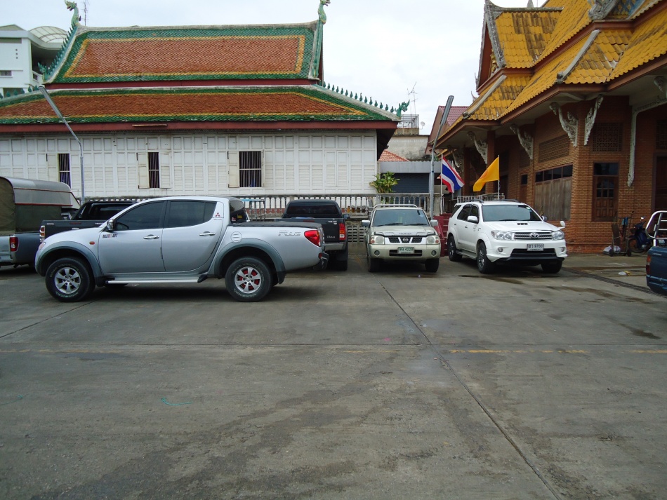 ชื่อ:  DSC03061.jpg
ครั้ง: 983
ขนาด:  268.2 กิโลไบต์