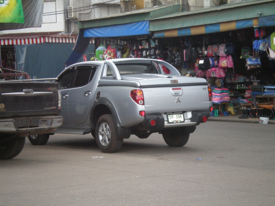 ชื่อ:  P5290092.jpg
ครั้ง: 579
ขนาด:  215.5 กิโลไบต์