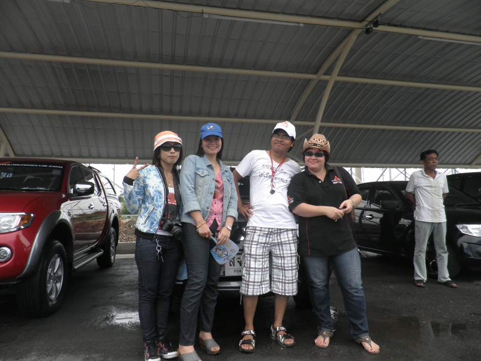 ชื่อ:  P6042347.jpg
ครั้ง: 1417
ขนาด:  226.5 กิโลไบต์