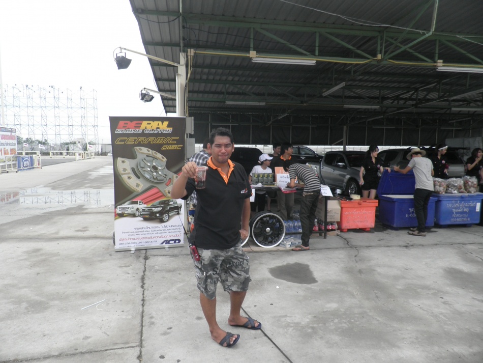 ชื่อ:  P6042343.jpg
ครั้ง: 1389
ขนาด:  213.6 กิโลไบต์