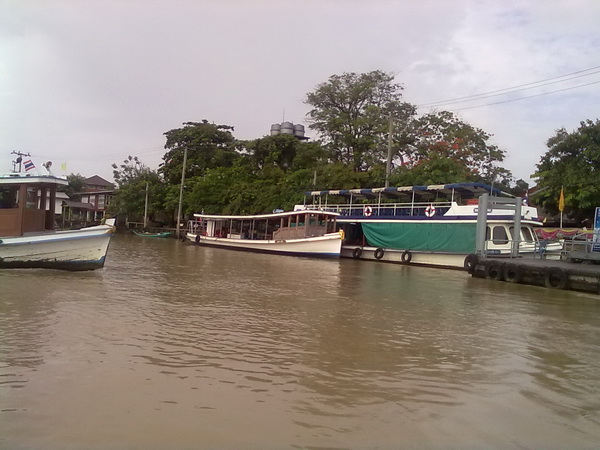 ชื่อ:  p 3 เรือ.jpg
ครั้ง: 1409
ขนาด:  102.5 กิโลไบต์