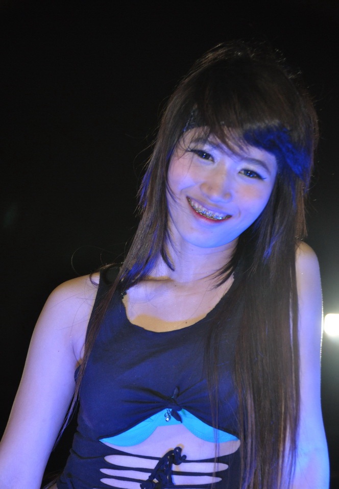 ชื่อ:  show_10.jpg
ครั้ง: 595
ขนาด:  172.1 กิโลไบต์