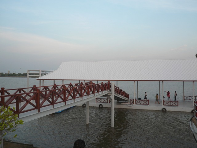 ชื่อ:  1200008964_20100325144929.jpg
ครั้ง: 325
ขนาด:  68.7 กิโลไบต์