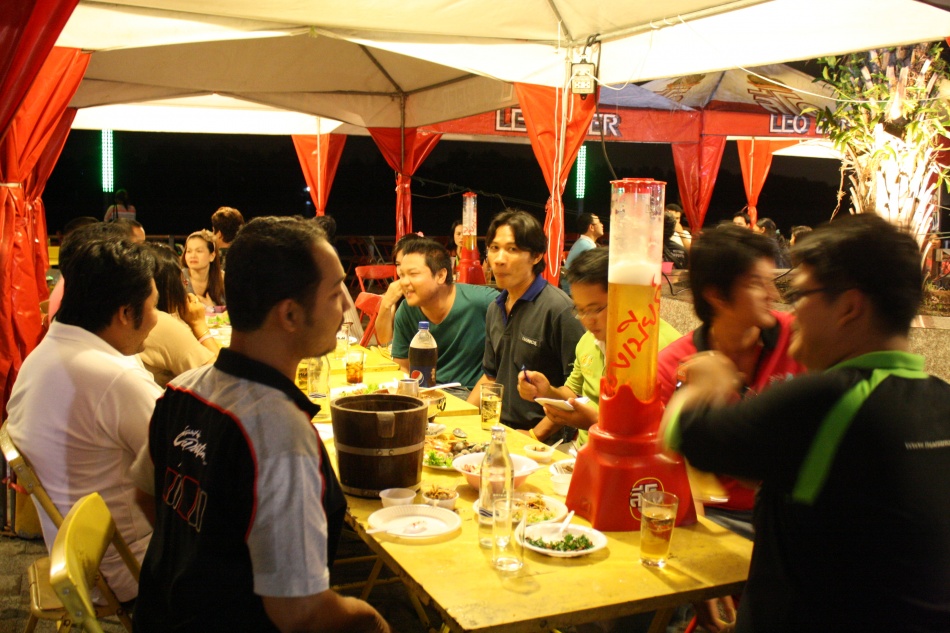 ชื่อ:  IMG_2009.jpg
ครั้ง: 365
ขนาด:  240.0 กิโลไบต์