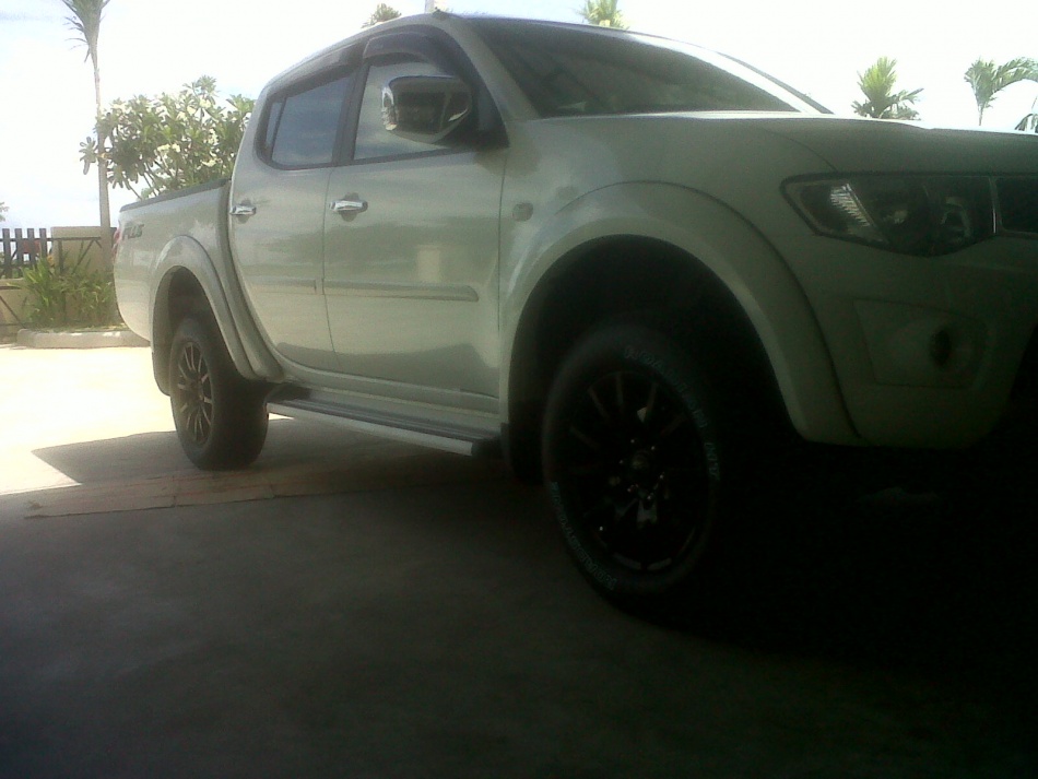ชื่อ:  IMG00240-20110806-1408.jpg
ครั้ง: 1036
ขนาด:  148.8 กิโลไบต์