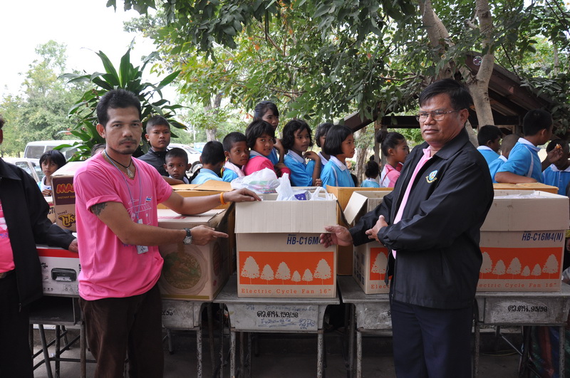 ชื่อ:  DSC_0556-1.jpg
ครั้ง: 219
ขนาด:  247.2 กิโลไบต์