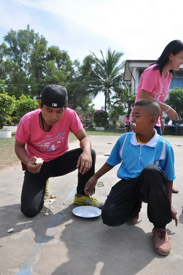 ชื่อ:  DSC_0629-1.jpg
ครั้ง: 211
ขนาด:  248.1 กิโลไบต์