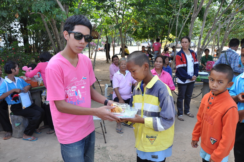 ชื่อ:  DSC_0693-1.jpg
ครั้ง: 227
ขนาด:  273.2 กิโลไบต์
