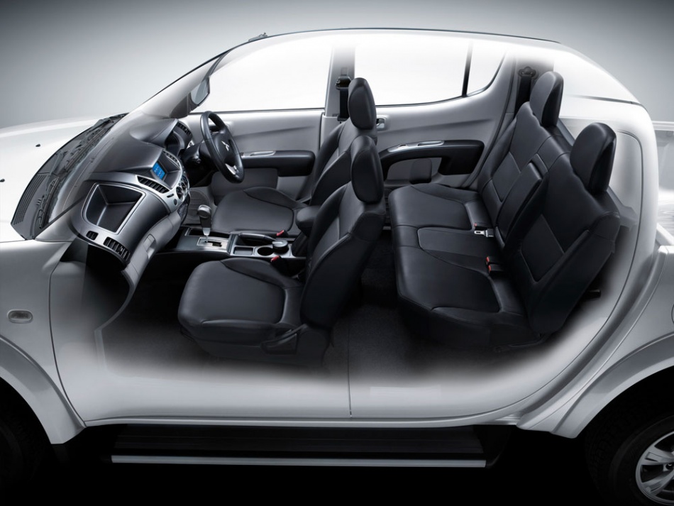 ชื่อ:  mitsu-pajero-triton-09-XL.jpg
ครั้ง: 1037
ขนาด:  145.4 กิโลไบต์