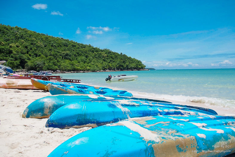 ชื่อ:  2011_0904Tray-geaw-beach0004.jpg
ครั้ง: 348
ขนาด:  127.6 กิโลไบต์