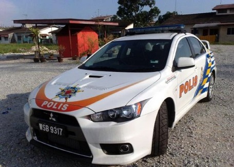ชื่อ:  polis2.jpg
ครั้ง: 2062
ขนาด:  53.4 กิโลไบต์