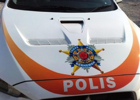 ชื่อ:  polis6.jpg
ครั้ง: 1995
ขนาด:  38.0 กิโลไบต์
