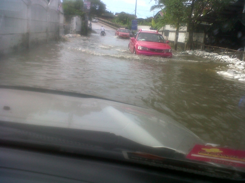 ชื่อ:  IMG00472-20110913-0935.jpg
ครั้ง: 202
ขนาด:  190.6 กิโลไบต์