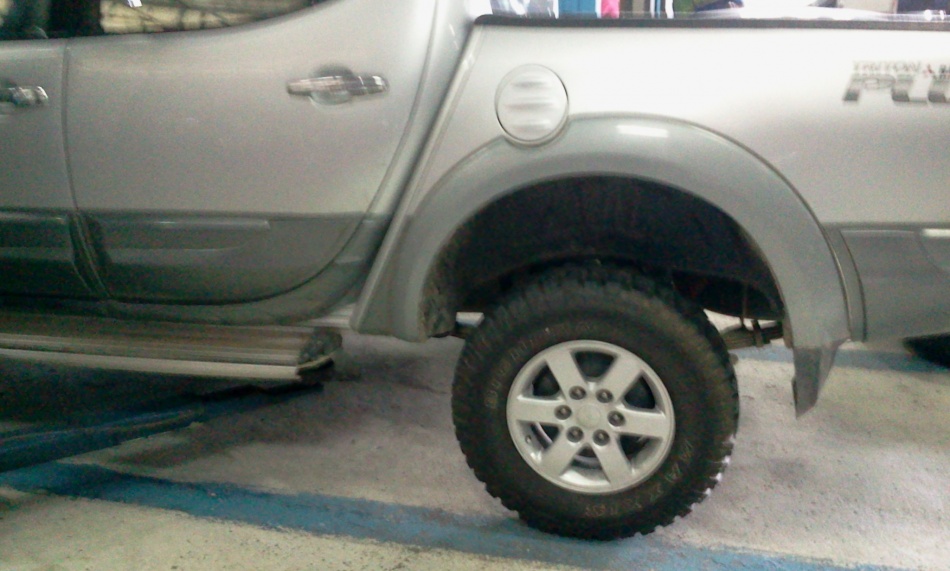 ชื่อ:  2011-09-16 17.42.46.jpg
ครั้ง: 875
ขนาด:  159.2 กิโลไบต์