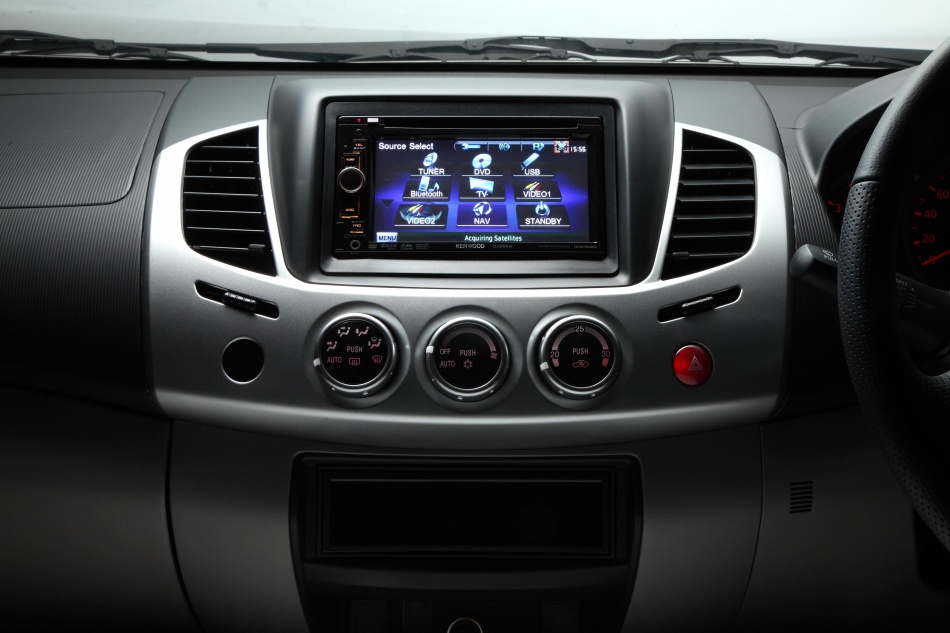 ชื่อ:  full-colour-lcd-screen-and-reverse-camera.jpg
ครั้ง: 2038
ขนาด:  146.6 กิโลไบต์