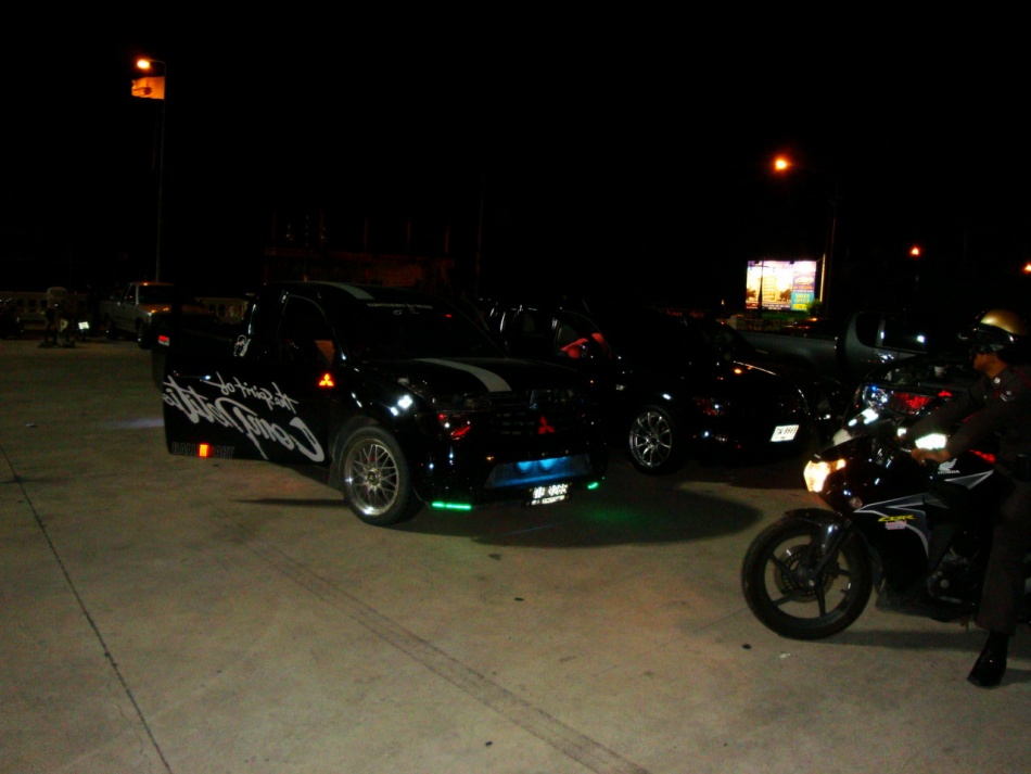 ชื่อ:  DSC03246.jpg
ครั้ง: 281
ขนาด:  140.1 กิโลไบต์