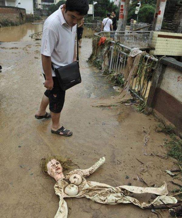 ชื่อ:  doll.jpg
ครั้ง: 565
ขนาด:  84.3 กิโลไบต์
