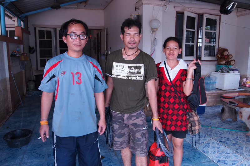ชื่อ:  PB200545-1.jpg
ครั้ง: 412
ขนาด:  189.0 กิโลไบต์