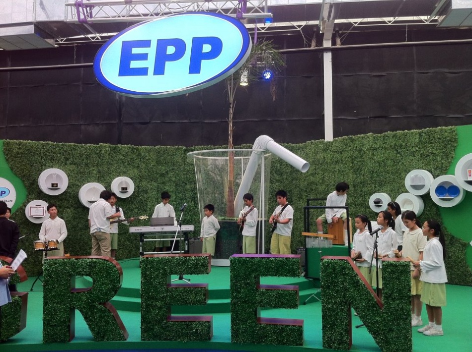ชื่อ:  วงดนตรีบูธ epp.jpg
ครั้ง: 613
ขนาด:  289.3 กิโลไบต์