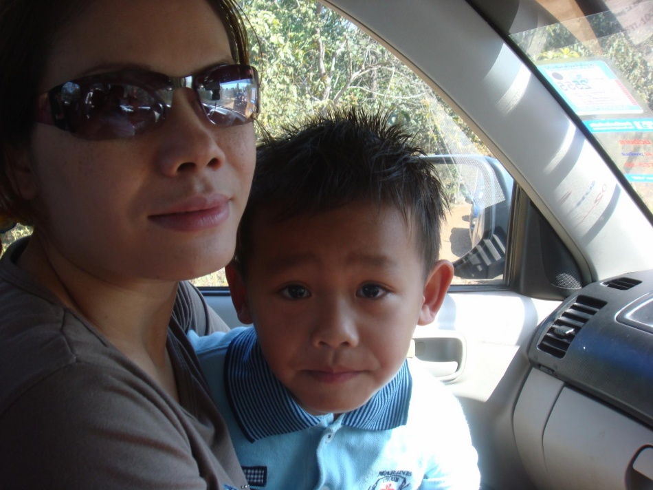 ชื่อ:  DSC09812.jpg
ครั้ง: 514
ขนาด:  194.7 กิโลไบต์