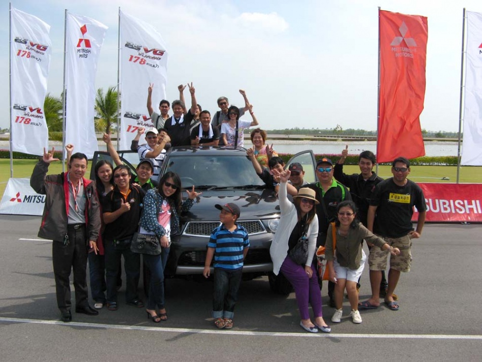 ชื่อ:  Test drive (26).jpg
ครั้ง: 927
ขนาด:  210.8 กิโลไบต์