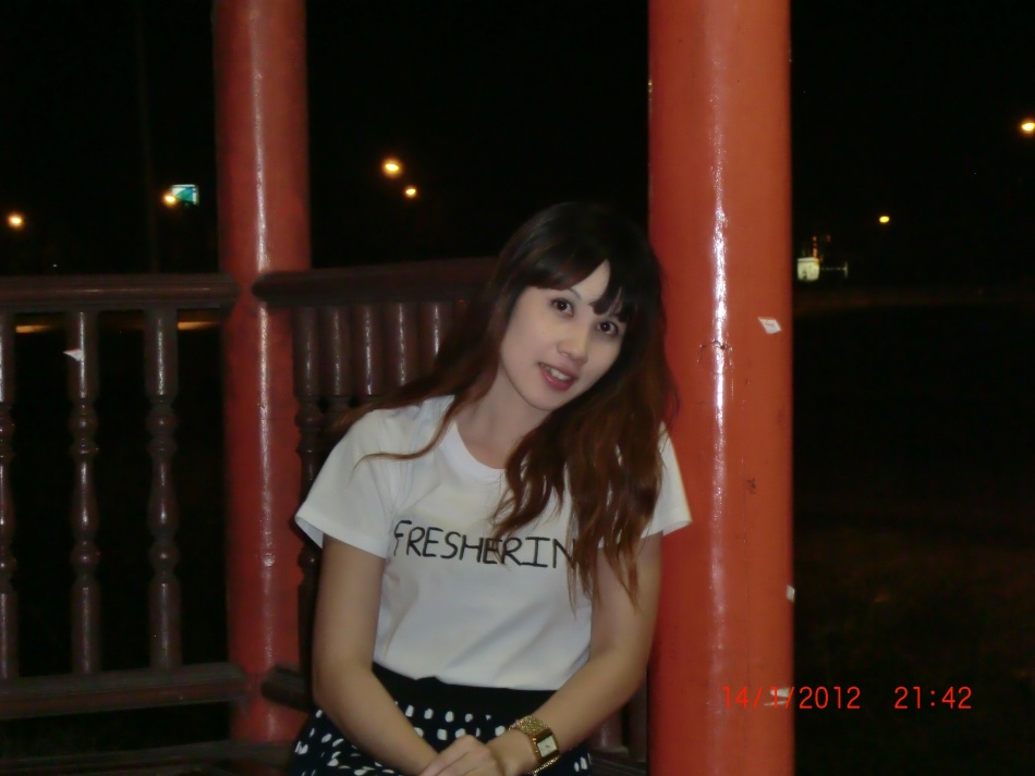 ชื่อ:  CIMG2813.jpg
ครั้ง: 230
ขนาด:  127.2 กิโลไบต์