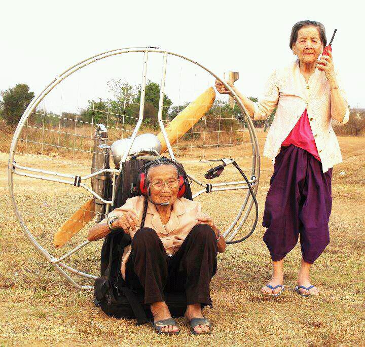 ชื่อ:  paramotor.jpg
ครั้ง: 311
ขนาด:  125.7 กิโลไบต์
