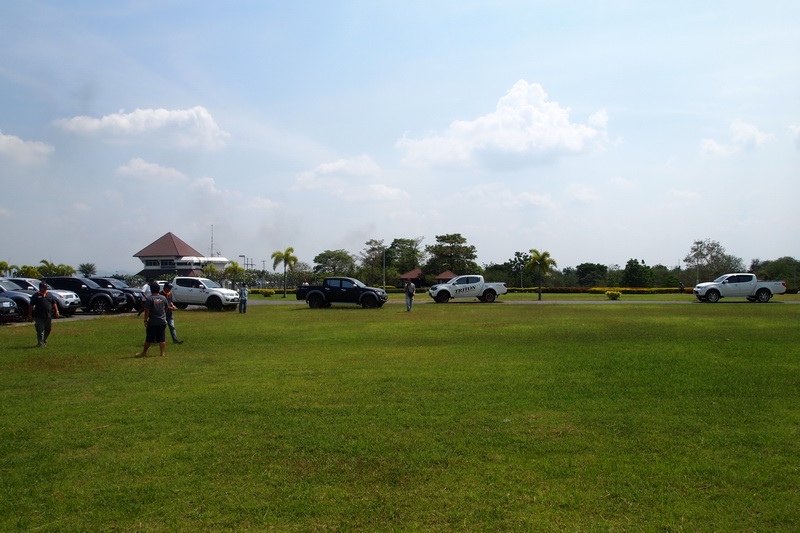ชื่อ:  P3033134-1.jpg
ครั้ง: 150
ขนาด:  154.4 กิโลไบต์