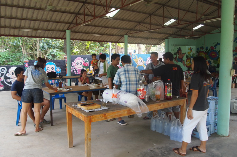 ชื่อ:  P3033249-1.jpg
ครั้ง: 155
ขนาด:  203.2 กิโลไบต์