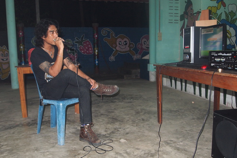 ชื่อ:  P3033313-1.jpg
ครั้ง: 172
ขนาด:  164.0 กิโลไบต์