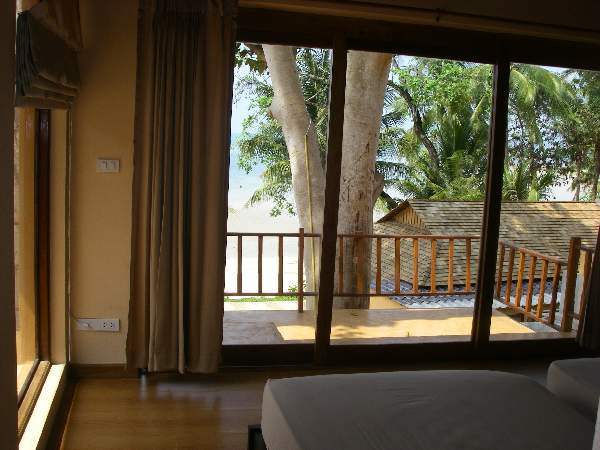ชื่อ:  beach-villa-treehouse.jpg
ครั้ง: 282
ขนาด:  97.0 กิโลไบต์