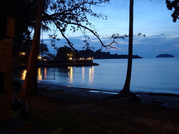 ชื่อ:  baan-yong-yuth-buri-nightview.jpg
ครั้ง: 255
ขนาด:  59.1 กิโลไบต์