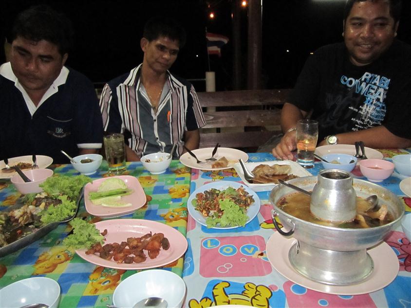 ชื่อ:  IMG_2991.JPG
ครั้ง: 223
ขนาด:  93.6 กิโลไบต์
