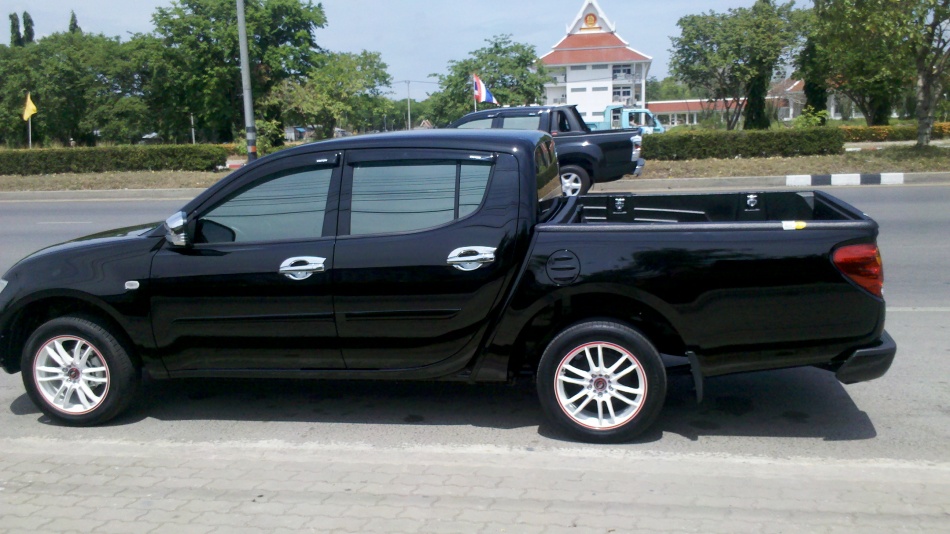ชื่อ:  2012-05-03_10-53-10_51.jpg
ครั้ง: 255
ขนาด:  190.2 กิโลไบต์