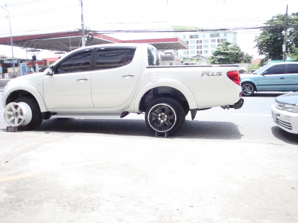 ชื่อ:  DSC03068.jpg
ครั้ง: 837
ขนาด:  192.7 กิโลไบต์