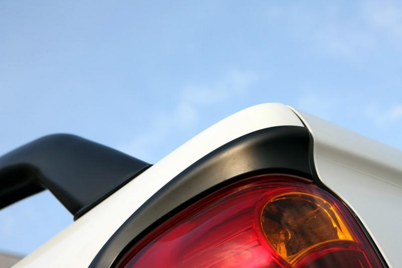 ชื่อ:  Mitsubishi-L200-Barbarian-Black-19_800.jpg
ครั้ง: 2844
ขนาด:  28.4 กิโลไบต์