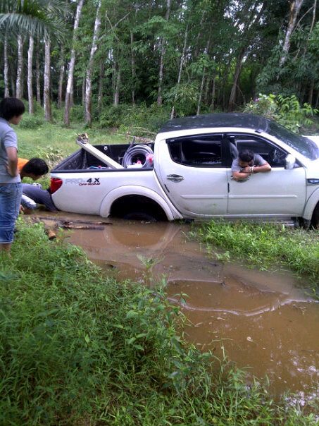 ชื่อ:  598528_286803864749491_1583202667_n[1].jpg
ครั้ง: 1870
ขนาด:  80.2 กิโลไบต์