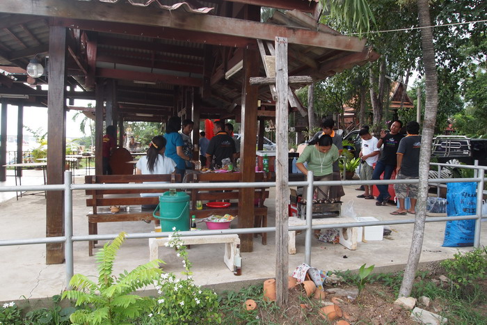 ชื่อ:  P6165106-1.jpg
ครั้ง: 725
ขนาด:  164.5 กิโลไบต์