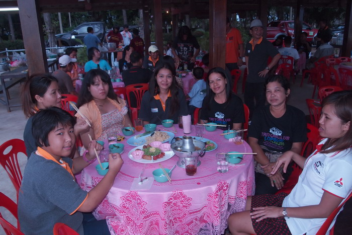 ชื่อ:  P6165142-1.jpg
ครั้ง: 585
ขนาด:  138.0 กิโลไบต์