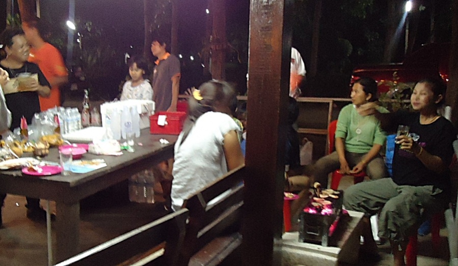 ชื่อ:  มีทติ้งอยุธยา 079.jpg
ครั้ง: 361
ขนาด:  166.3 กิโลไบต์