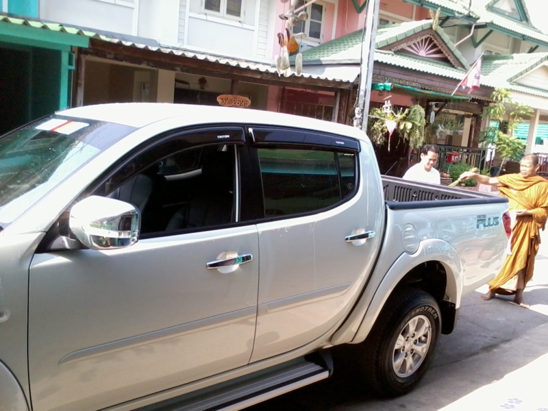 ชื่อ:  2012-03-21 09.04.58.jpg
ครั้ง: 1220
ขนาด:  246.9 กิโลไบต์