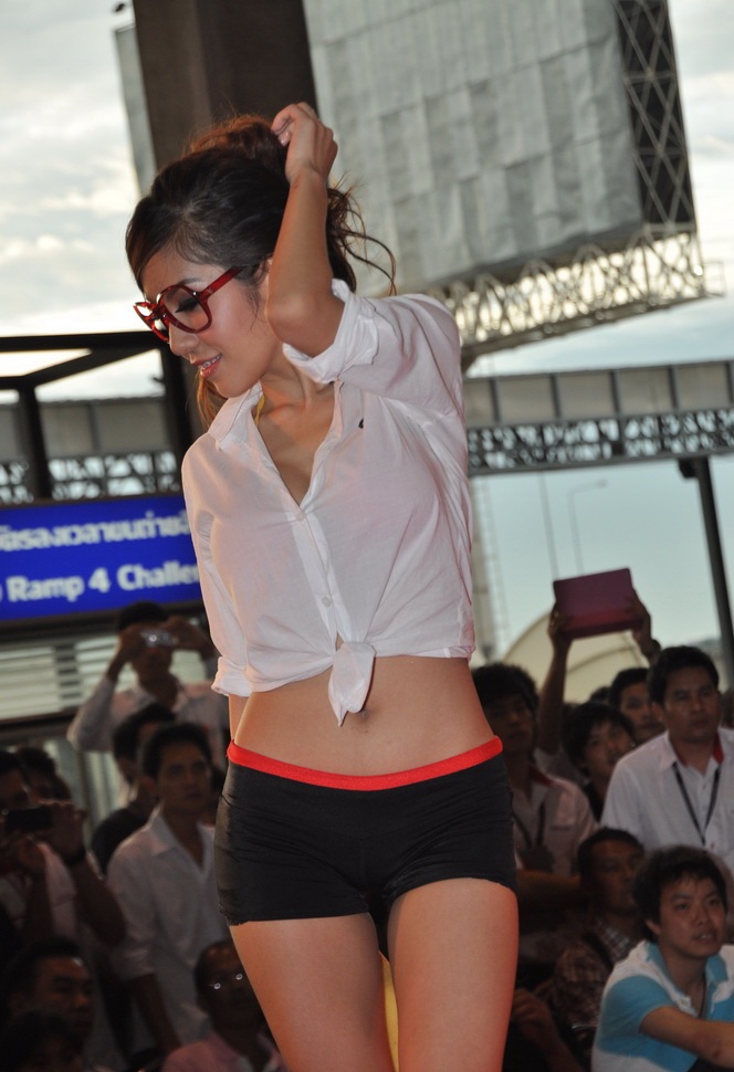 ชื่อ:  saloncarwas_07.jpg
ครั้ง: 355
ขนาด:  192.5 กิโลไบต์