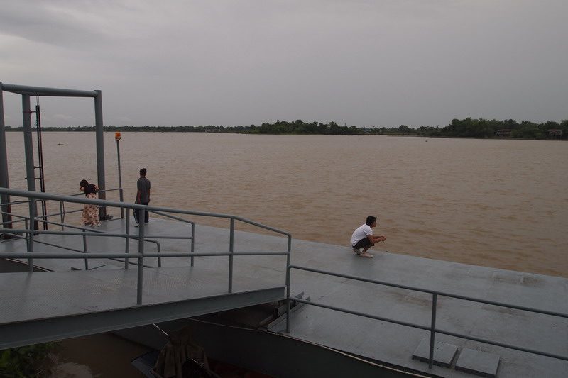 ชื่อ:  P7185344-1.jpg
ครั้ง: 261
ขนาด:  85.7 กิโลไบต์