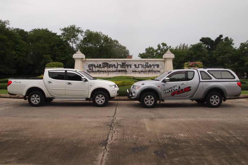 ชื่อ:  P7185351-1.jpg
ครั้ง: 233
ขนาด:  138.5 กิโลไบต์
