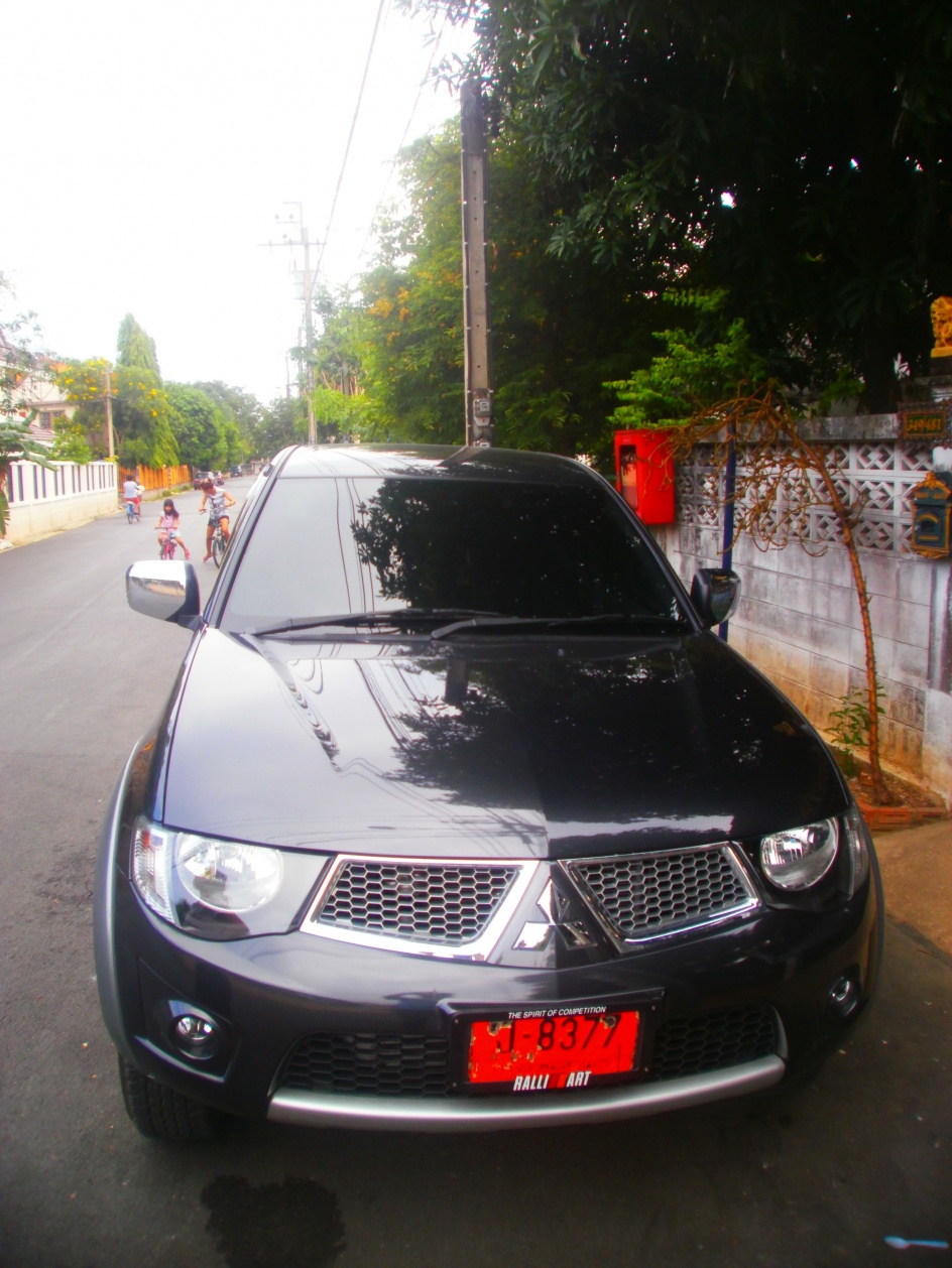 ชื่อ:  P5270399.jpg
ครั้ง: 1191
ขนาด:  341.2 กิโลไบต์