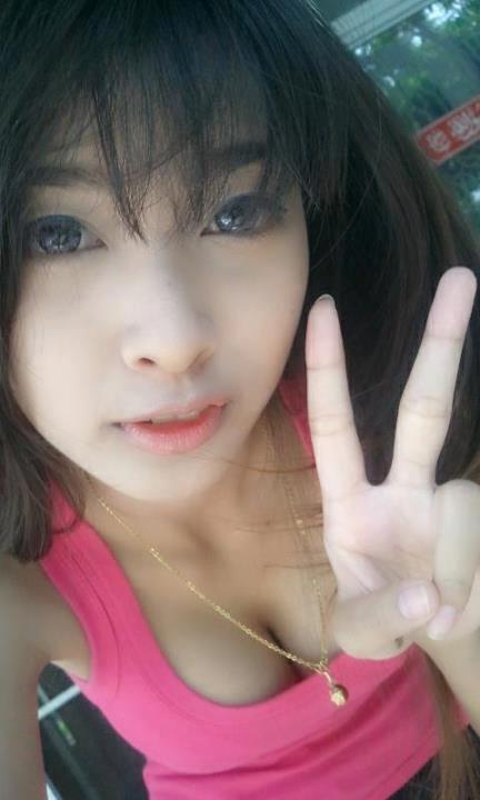 ชื่อ:  599277_427537930622752_291079598_n.jpg
ครั้ง: 3122
ขนาด:  30.0 กิโลไบต์