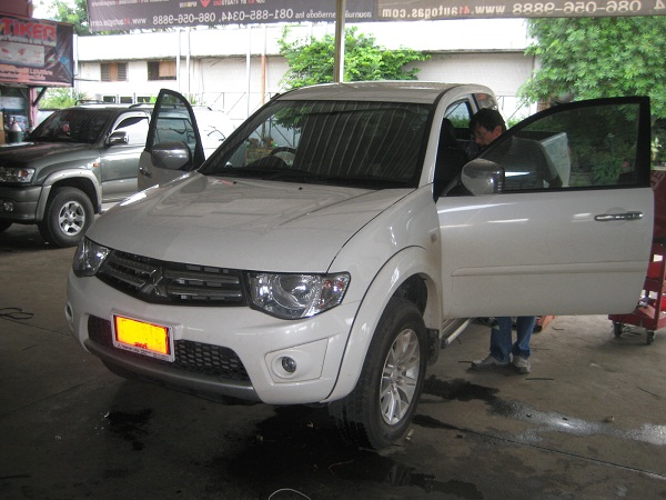 ชื่อ:  front.jpg
ครั้ง: 602
ขนาด:  111.1 กิโลไบต์