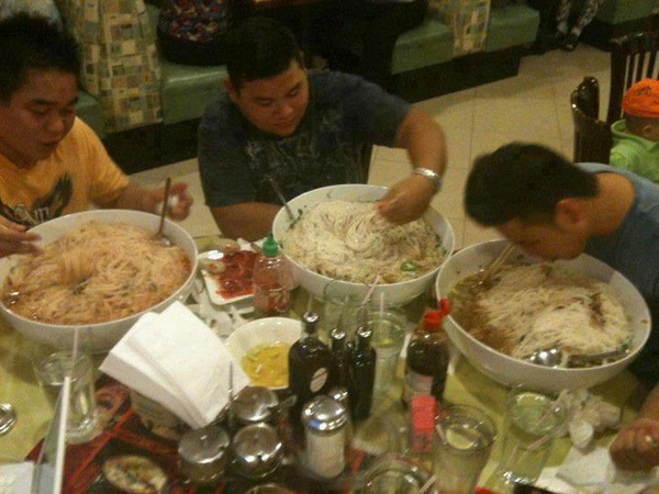 ชื่อ:  ก๋วยเตี๋ยว.jpg
ครั้ง: 869
ขนาด:  104.2 กิโลไบต์