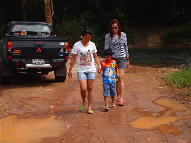 ชื่อ:  P9022376 (Small).JPG
ครั้ง: 250
ขนาด:  56.0 กิโลไบต์