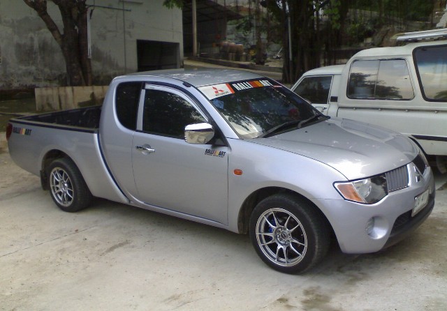 ชื่อ:  24.6.52 Triton new style.jpg
ครั้ง: 503
ขนาด:  78.0 กิโลไบต์